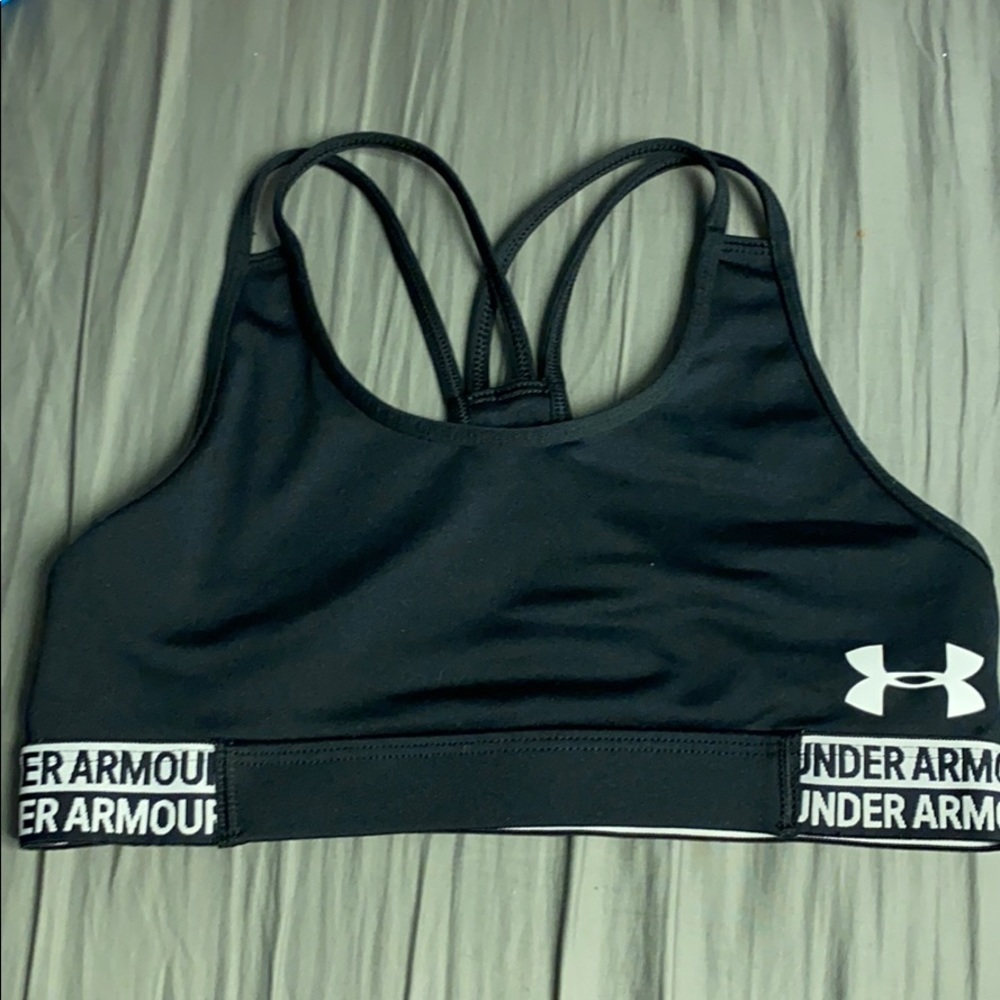Black under armed sports bra